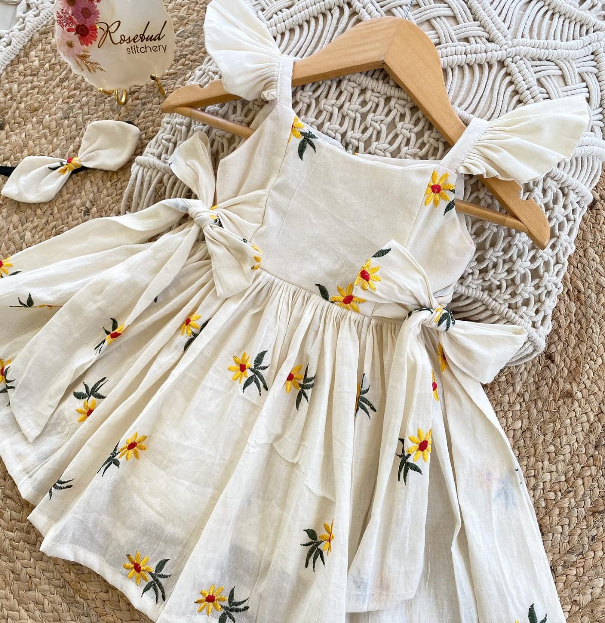 Graceful Pure Cotton Fabric Kids Frocks